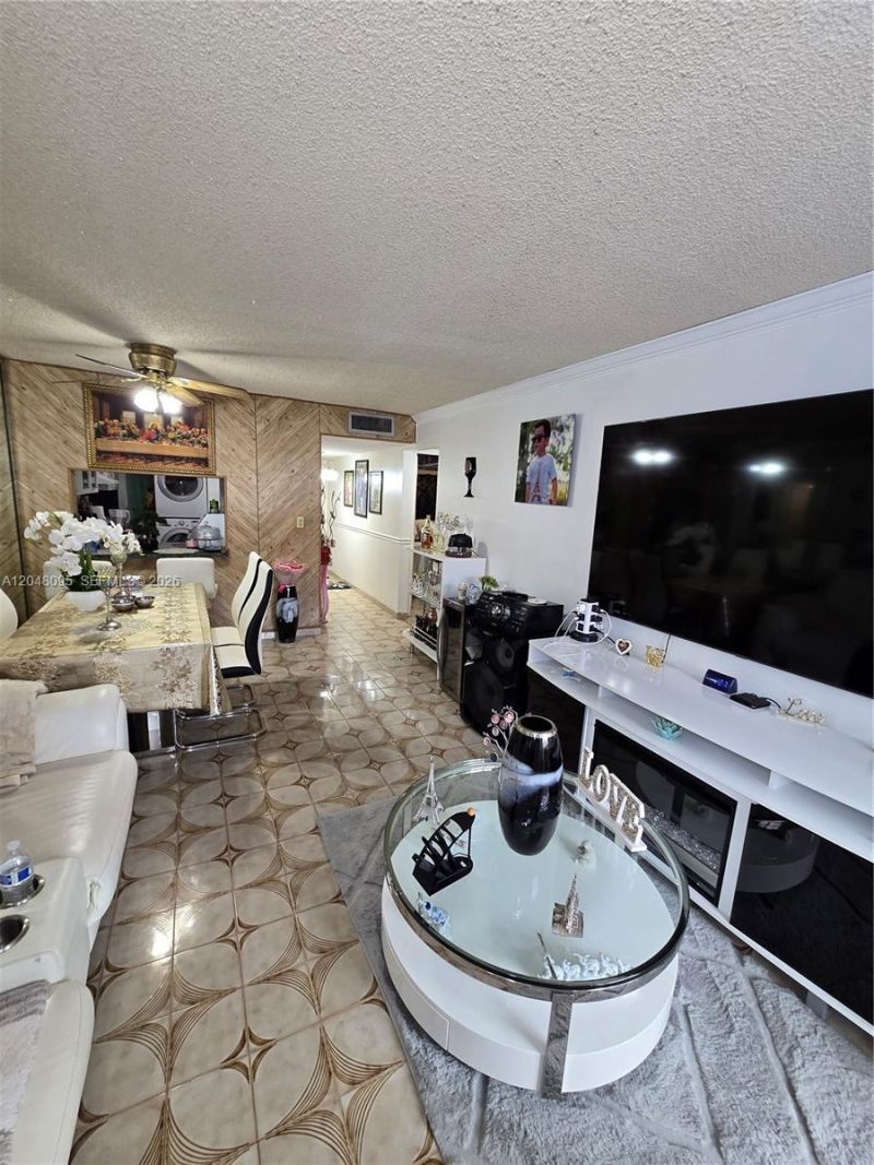 1555 W 44th Pl , Unit 235, Hialeah, FL 33012 Photo