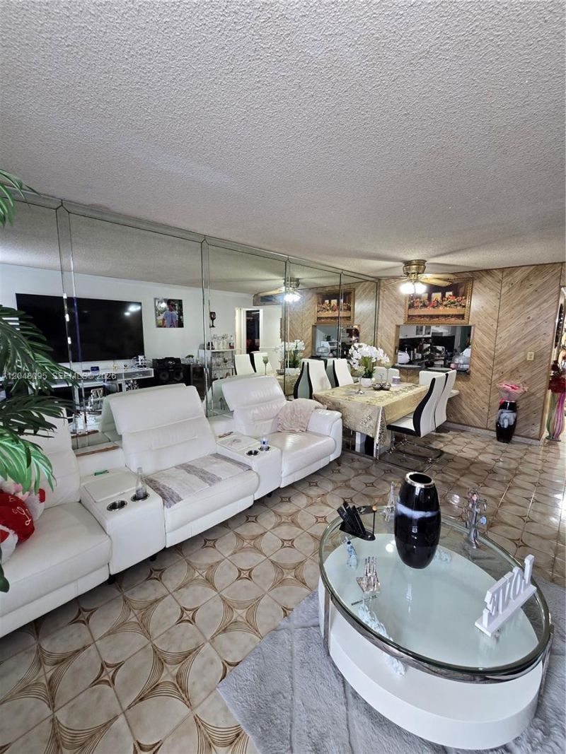 1555 W 44th Pl , Unit 235, Hialeah, FL 33012 Photo