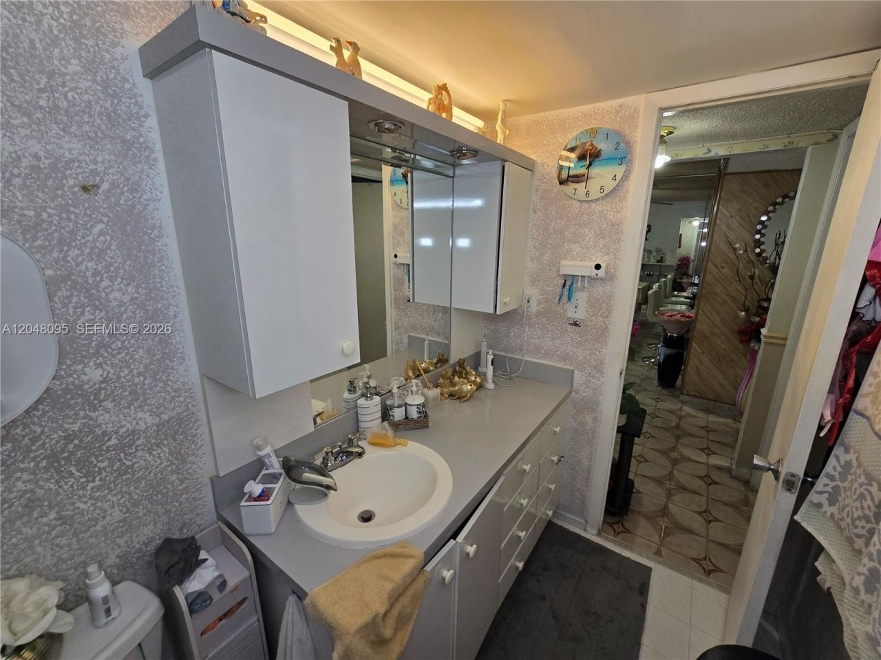 1555 W 44th Pl , Unit 235, Hialeah, FL 33012 Photo