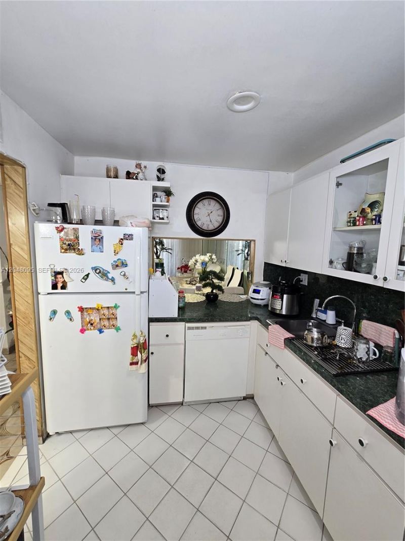 1555 W 44th Pl , Unit 235, Hialeah, FL 33012 Photo