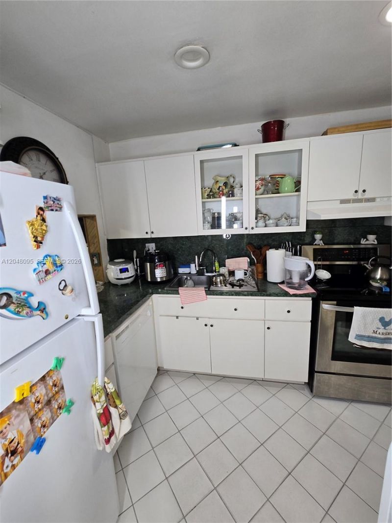 1555 W 44th Pl , Unit 235, Hialeah, FL 33012 Photo