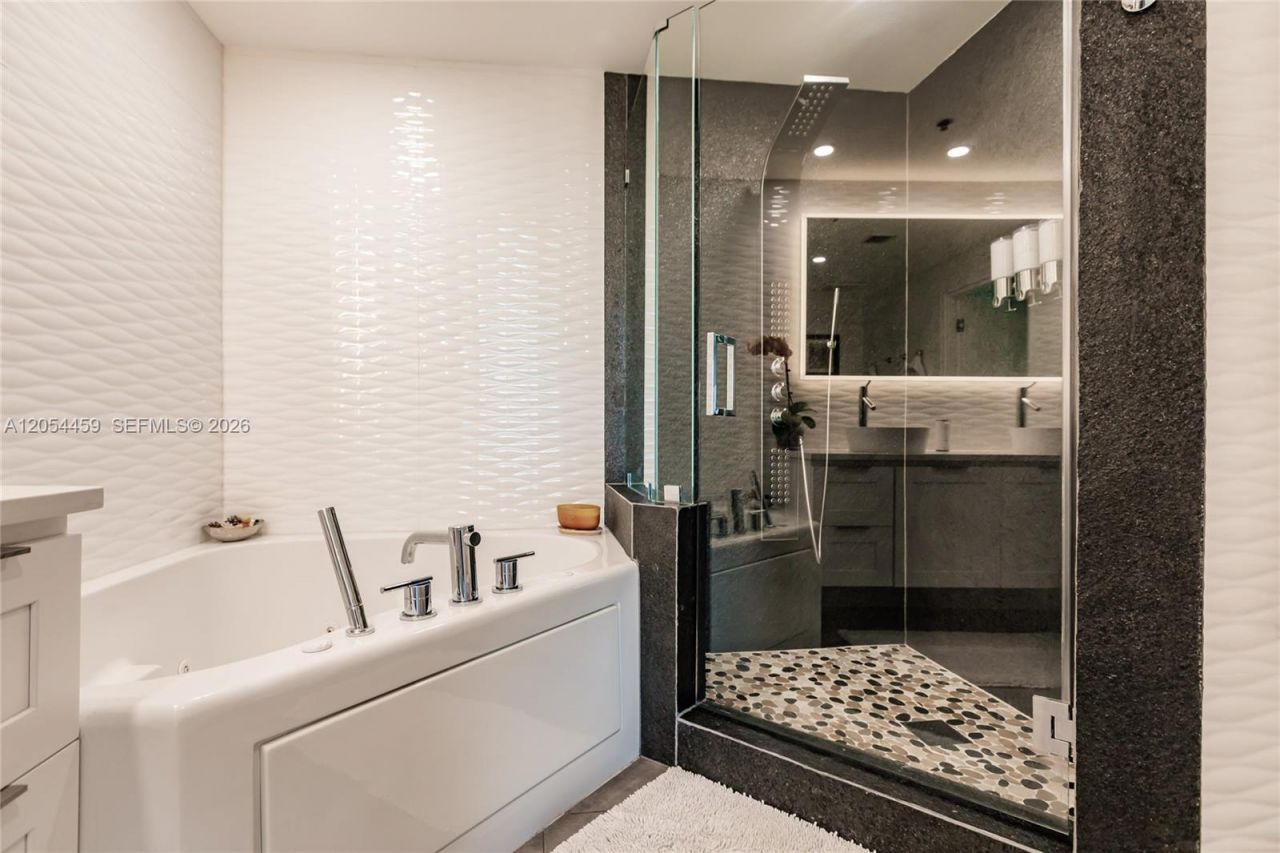 3029 NE 188th St , Unit 714, Aventura, FL 33180 Photo