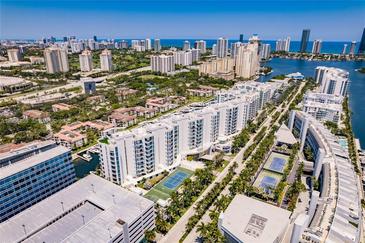 3029 NE 188th St , Unit 714, Aventura, FL 33180 Photo