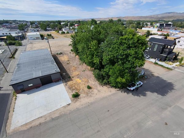 108 E 33 Rd Street, Garden City, ID 83714
