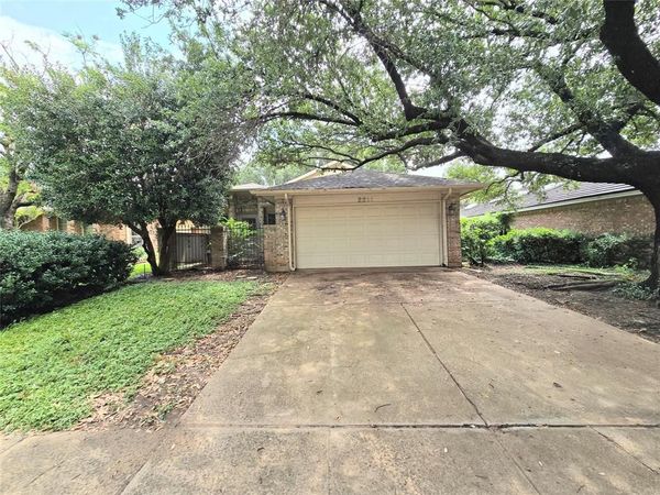2211 Baltic Avenue, Arlington, TX 76011