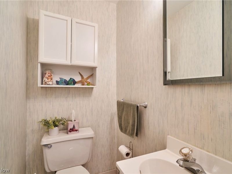 6371 Eastondale Road, Mayfield Heights, OH 44124 Photo 12