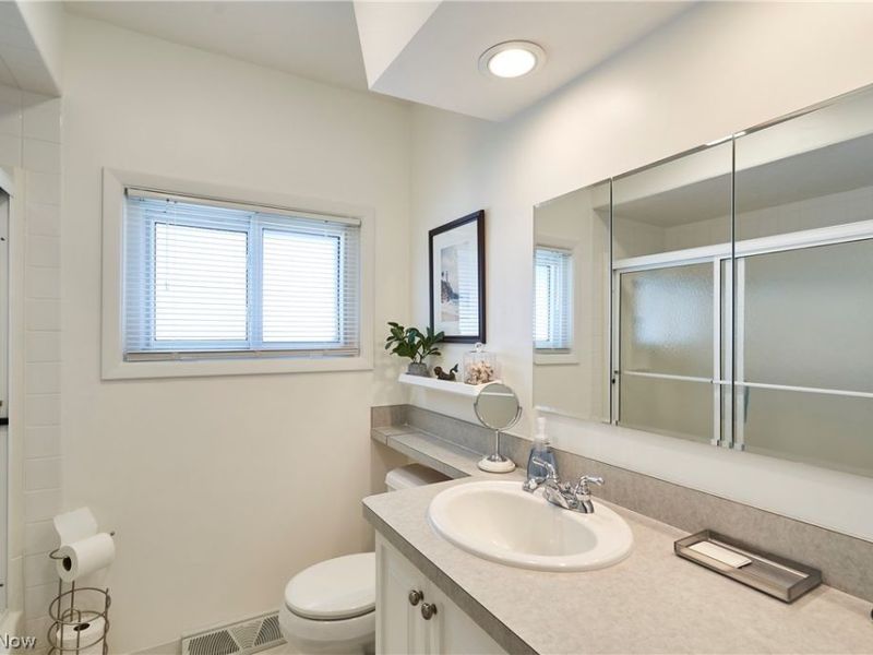 6371 Eastondale Road, Mayfield Heights, OH 44124 Photo 7