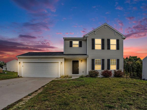 10841 Carmen Oak Drive SE, Lowell, MI 49331
