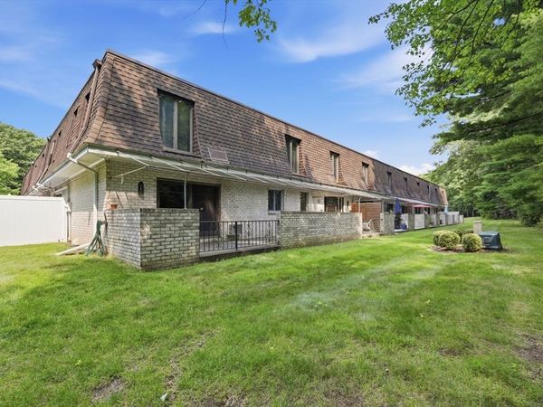 155 Porter Lake Drive, Unit 155, Springfield, MA 01106