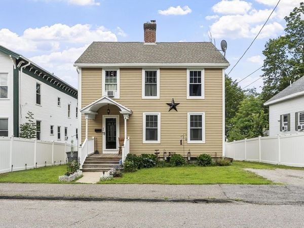 27 Cedar St, Gardner, MA 01440