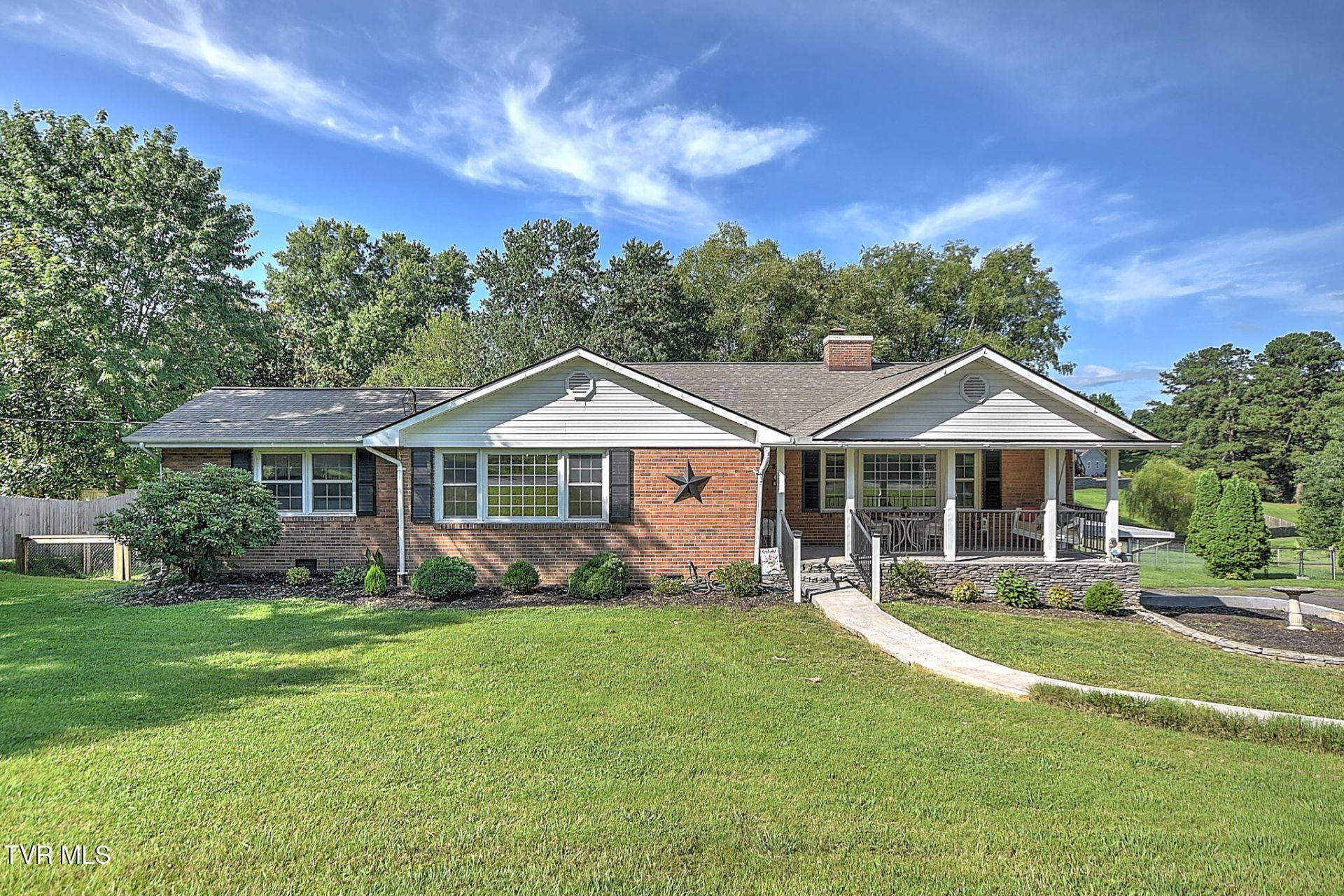 2105 Heatherly Road, Kingsport, TN 37660 Main Photo
