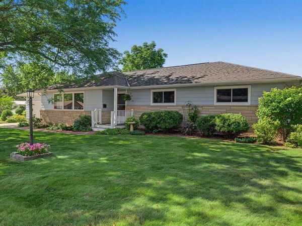 300 Sherry Ln, Viroqua, WI 54665