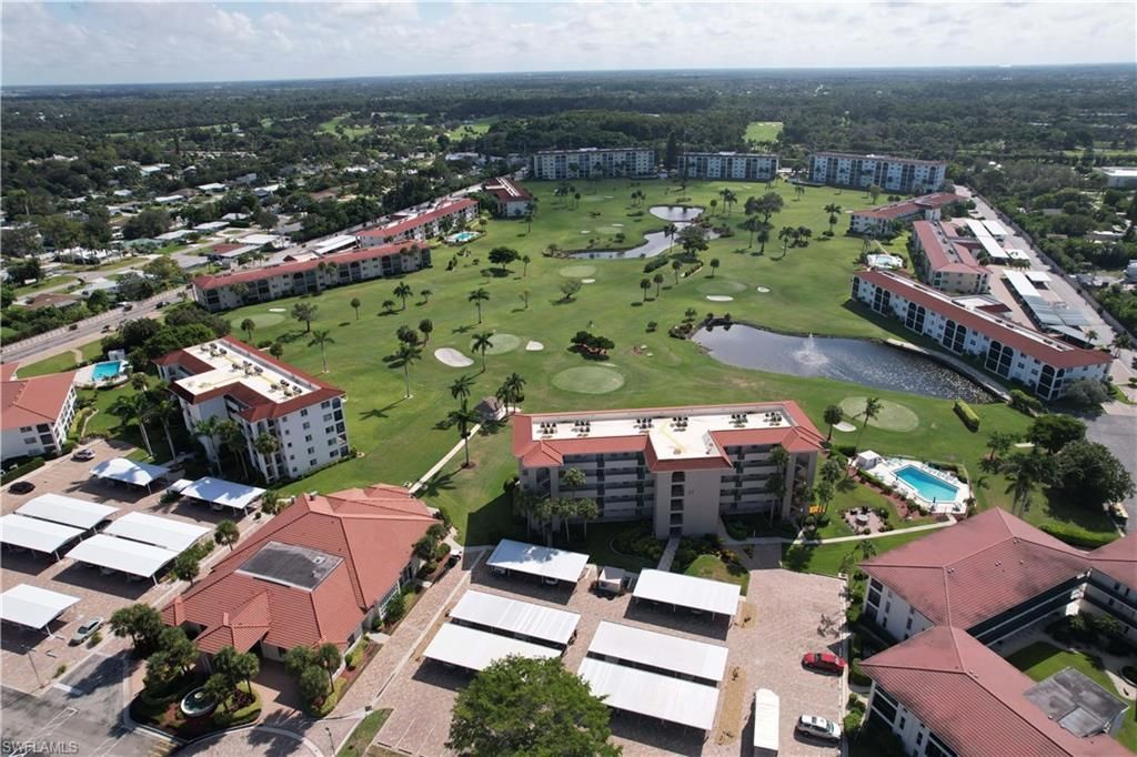 41 High Point Cir S, Unit 105, Naples, FL 34103 Photo