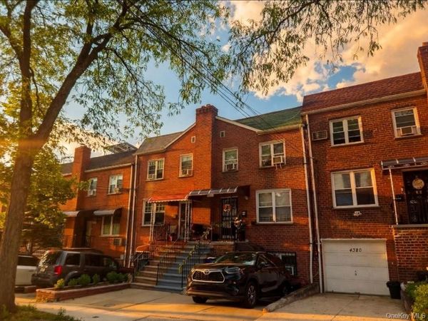 4382 Byron Avenue , Bronx, NY 10466