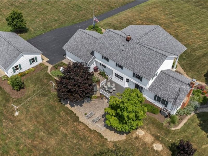 13720 Equestrian Drive, Burton, OH 44021 Photo 3