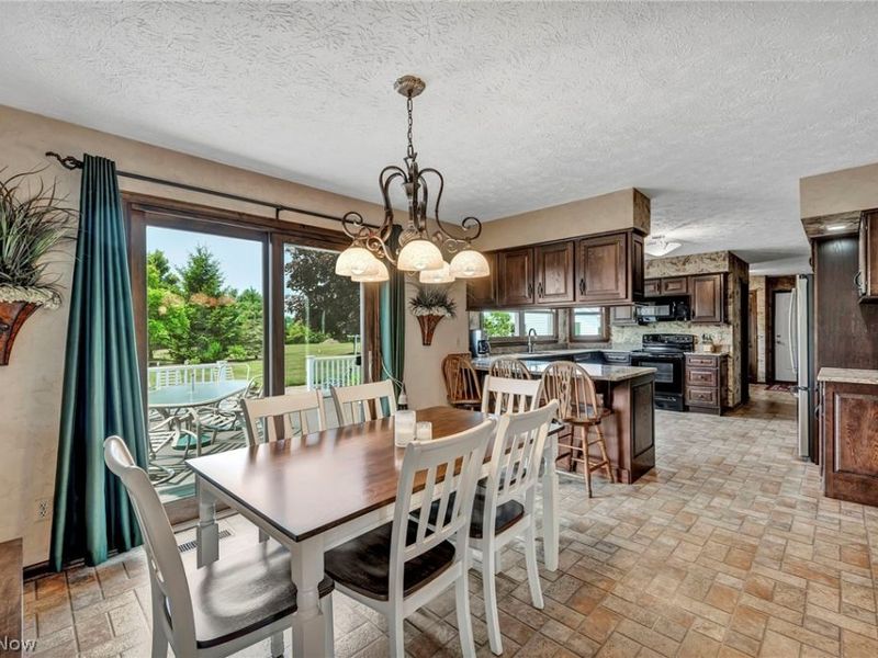 13720 Equestrian Drive, Burton, OH 44021 Photo 5