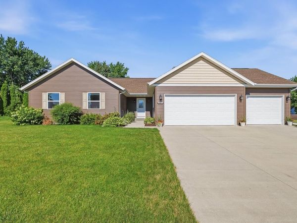 502 Leona WAY, Oakfield, WI 53065