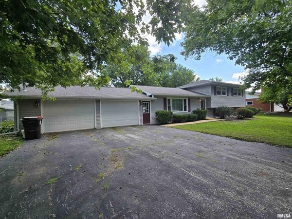 513 S MARION Street, Carthage, IL 62321