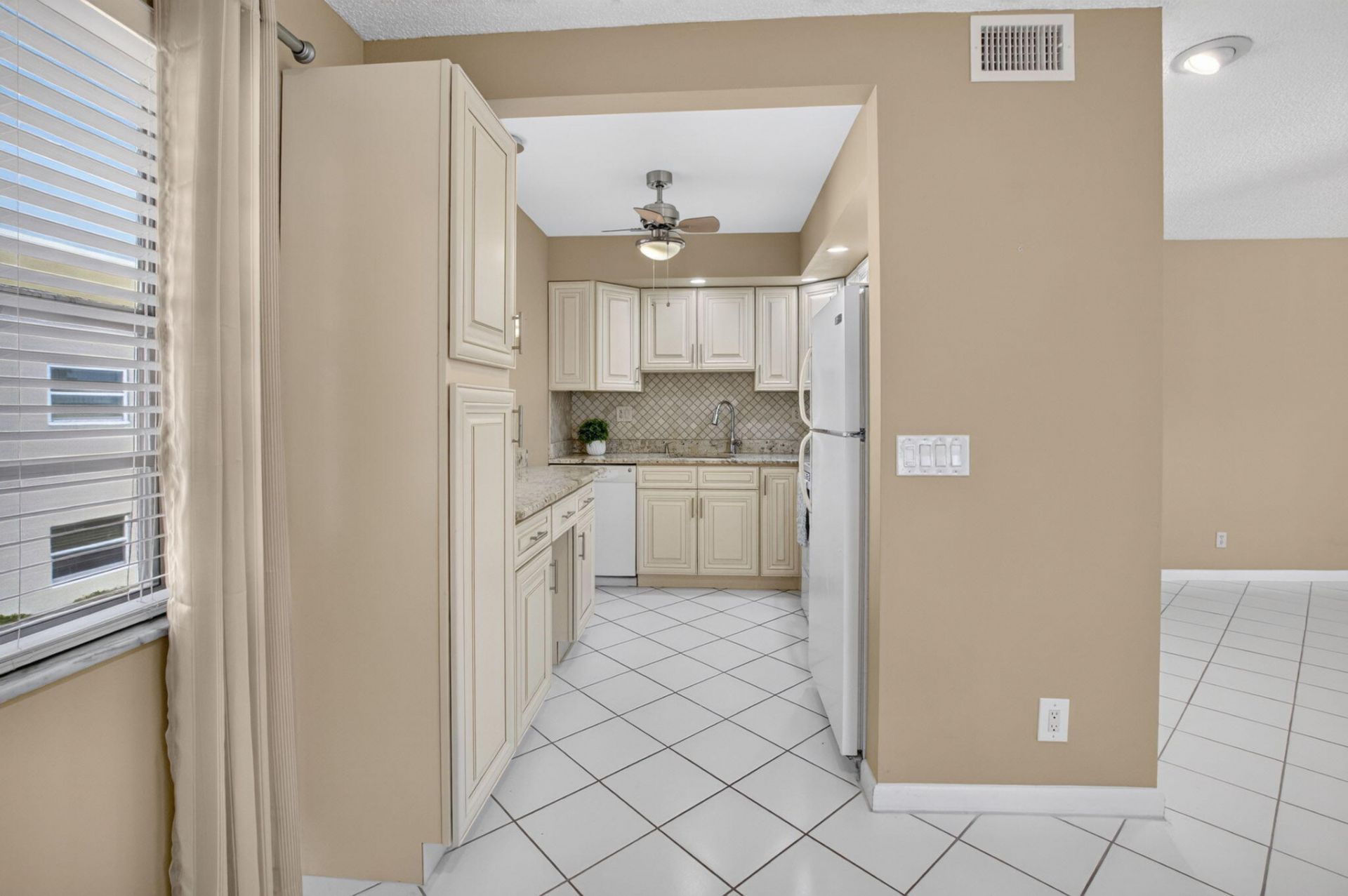 332 Capri G, Delray Beach, FL 33484 Photo