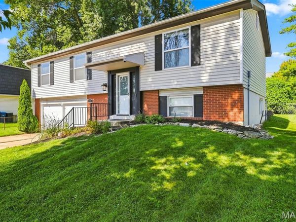 3127 Donnycave Lane , Maryland Heights, MO 63043
