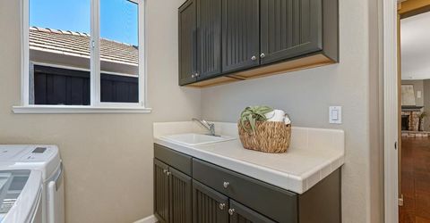 1688 Orvietto Dr, Roseville, CA 95661 Photo