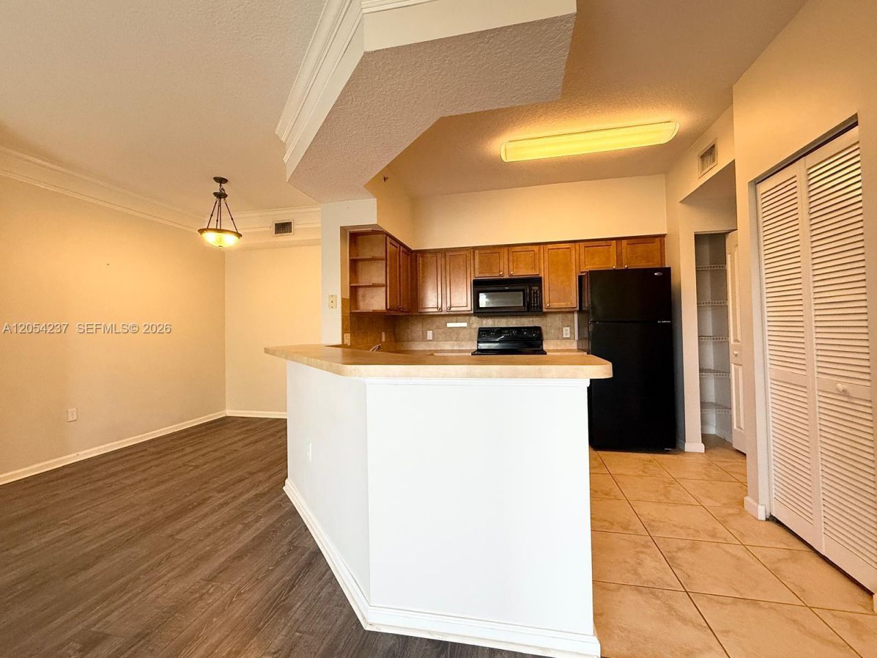 9208 W Myrtlewood Cir W , Unit 208, Palm Beach Gardens, FL 33418 Photo