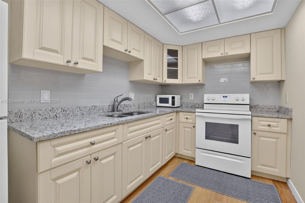 5951 Wellesley Park Dr , Unit 508, Boca Raton, FL 33433 Photo