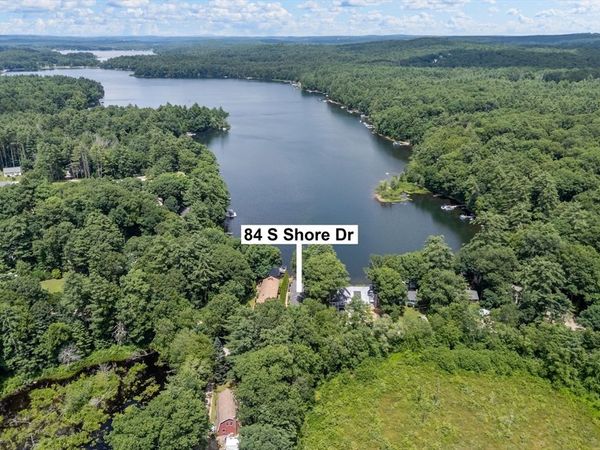 84 S Shore Dr, Sturbridge, MA 01566