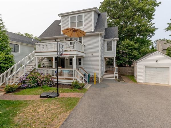 28 Beecher Pl, Unit B, Newton, MA 02459