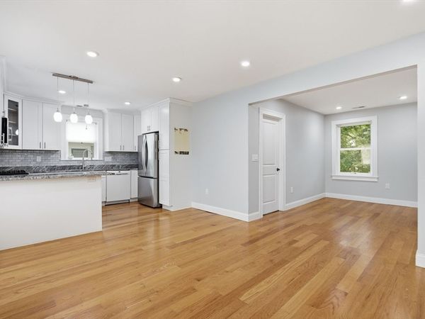 28 Beecher Pl, Unit B, Newton, MA 02459