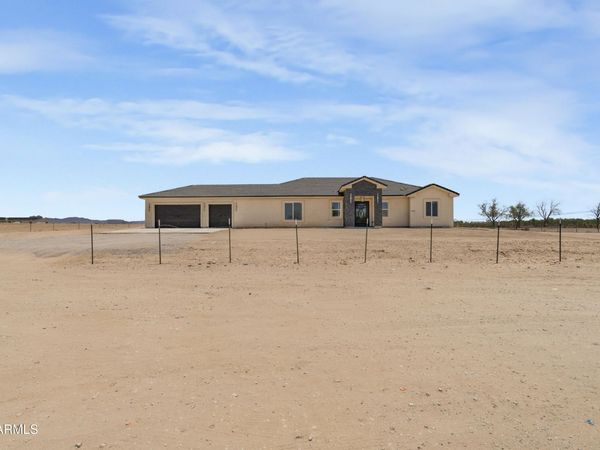 2407 S 336th Avenue, Tonopah, AZ 85354