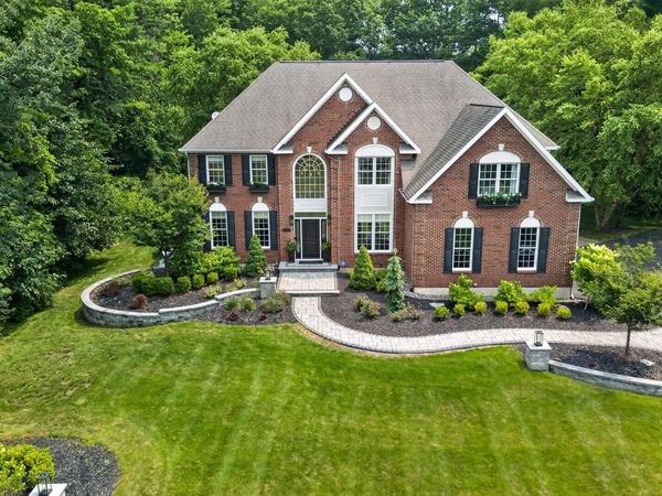 5 Caraway Court, Halfmoon, NY 12065