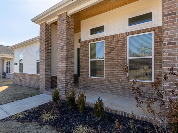 6300 Beacon Street , Bentonville, AR 72713