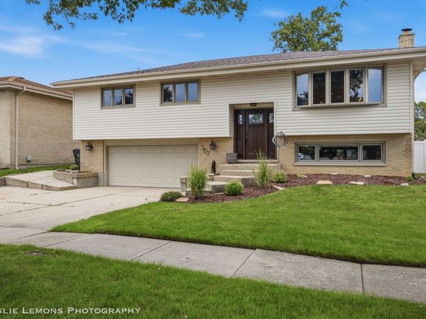 567 Irmen Drive, Wood Dale, IL 60191