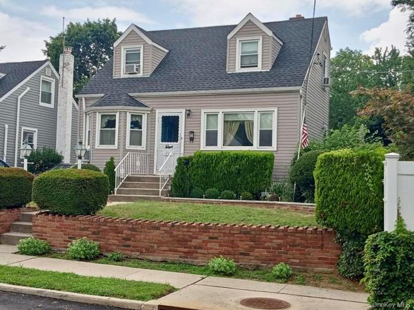 1207 Slabey Avenue, Valley Stream, NY 11580