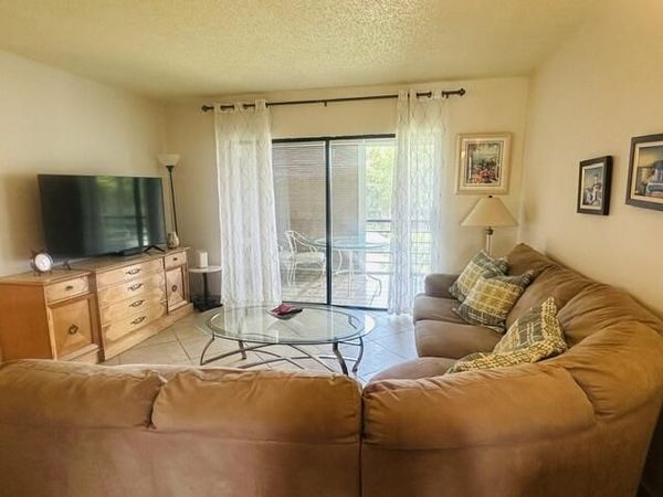 5981 Vía Vermilya, Unit 405, Lantana, FL 33462