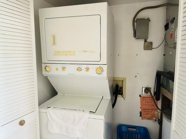 5981 VÃ­a Vermilya, Unit 405, Lantana, FL 33462 Photo
