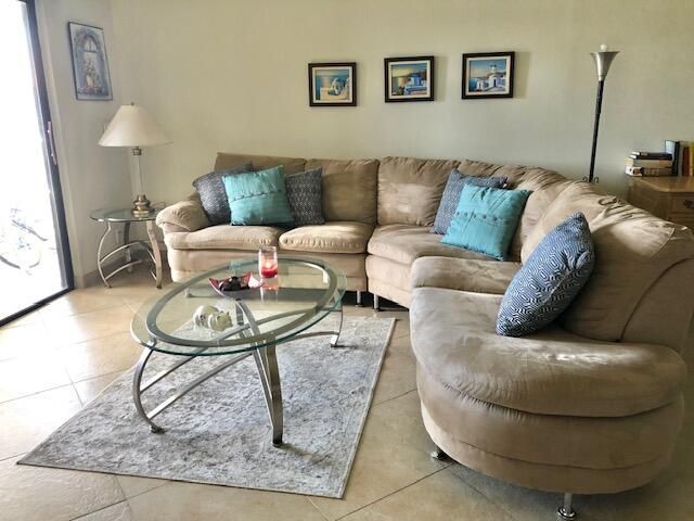 5981 VÃ­a Vermilya, Unit 405, Lantana, FL 33462 Photo