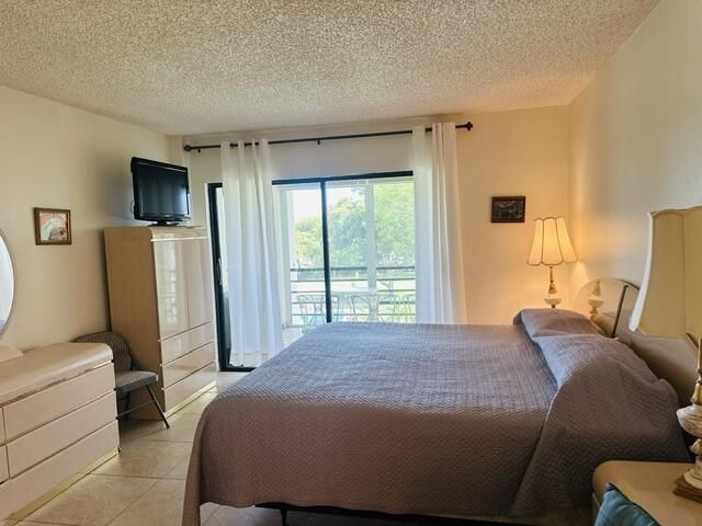 5981 VÃ­a Vermilya, Unit 405, Lantana, FL 33462 Photo