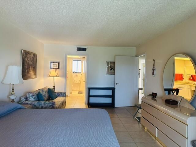 5981 VÃ­a Vermilya, Unit 405, Lantana, FL 33462 Photo