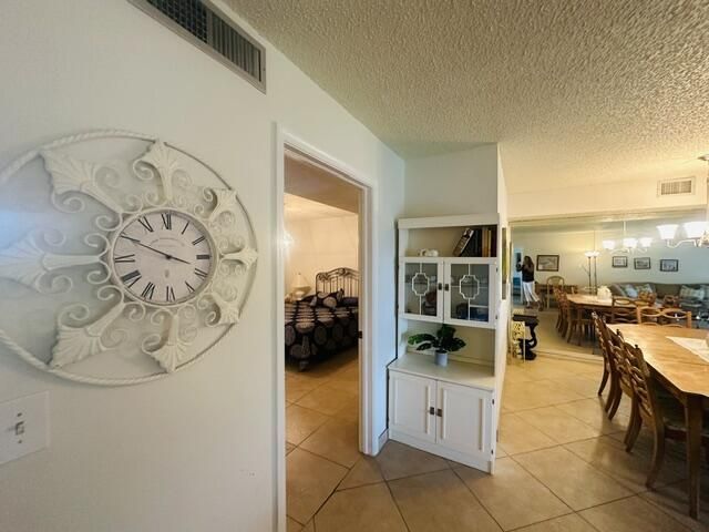 5981 VÃ­a Vermilya, Unit 405, Lantana, FL 33462 Photo
