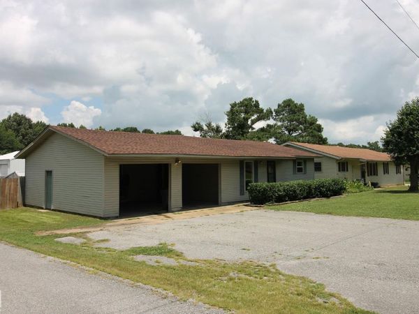 1301 Roberts Drive, Paragould, AR 72450