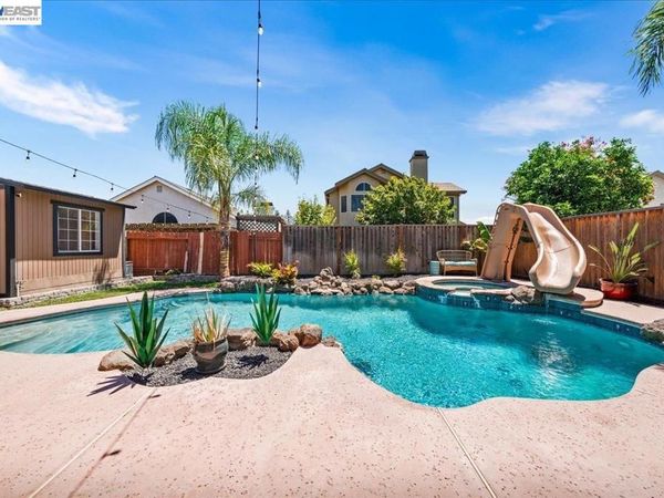 1420 Divine Ln, Tracy, CA 95376