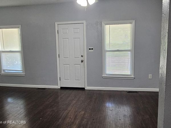 817 Middle Street, Lansing, MI 48915