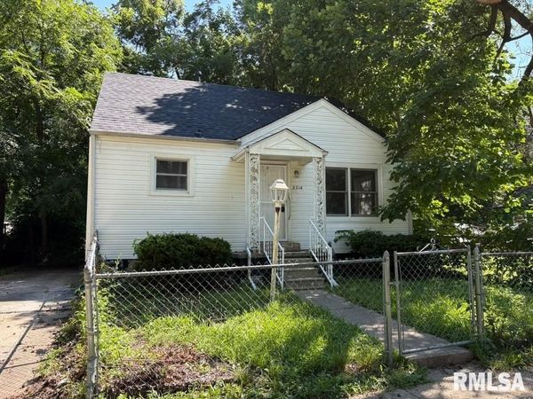 2216 E LAWRENCE Avenue, Springfield, IL 62703