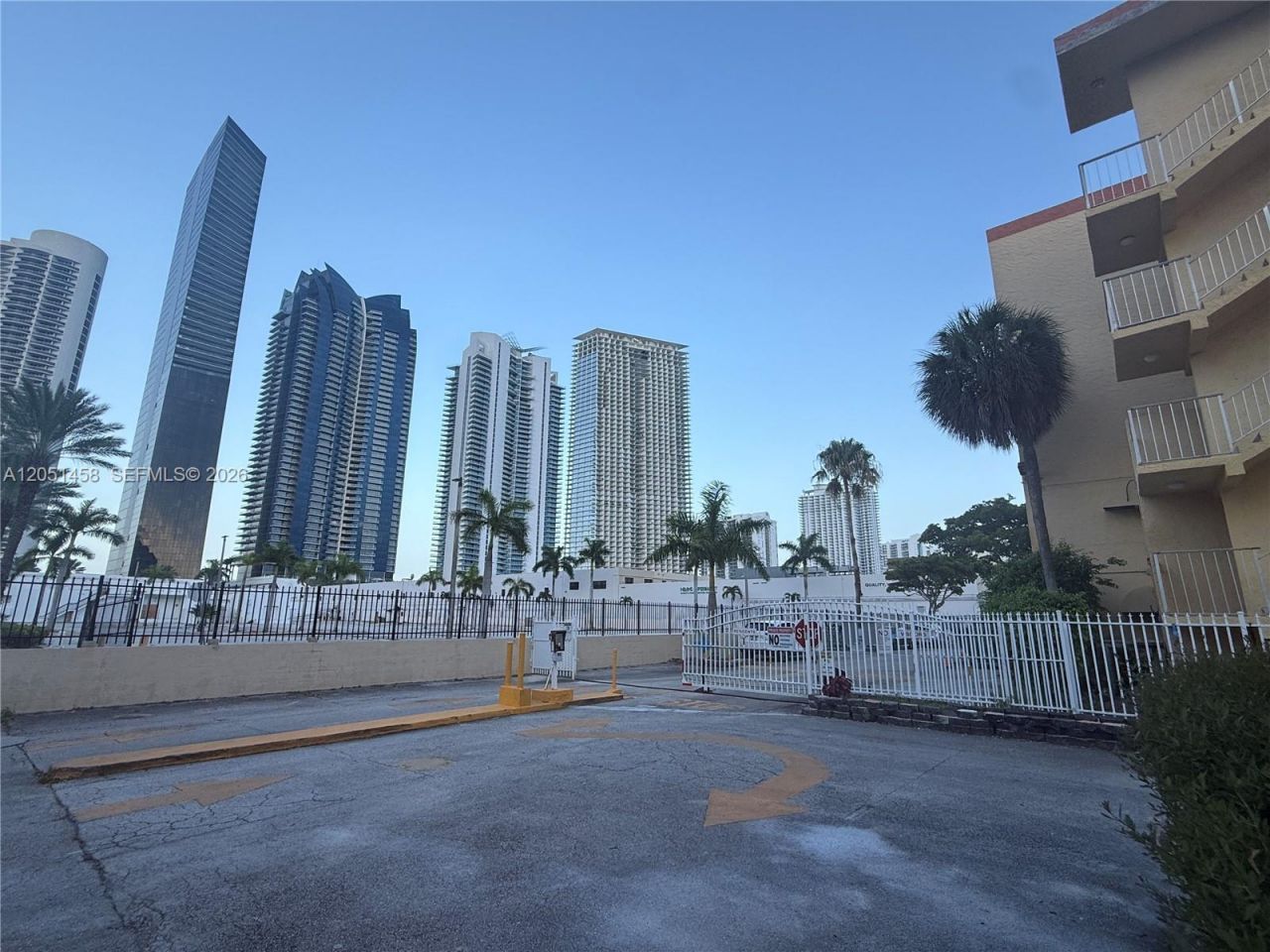200 172nd St , Unit 416, Sunny Isles Beach, FL 33160 Photo