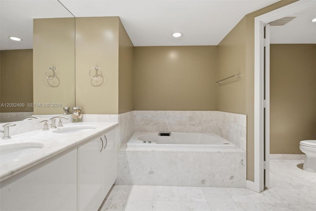 1331 Brickell Bay Dr, Unit BL-26, Miami, FL 33131 Photo