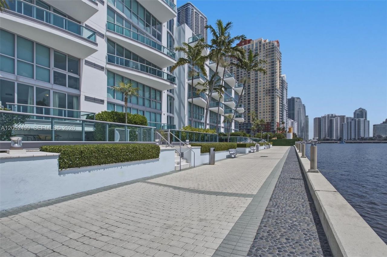 1331 Brickell Bay Dr, Unit BL-26, Miami, FL 33131 Photo