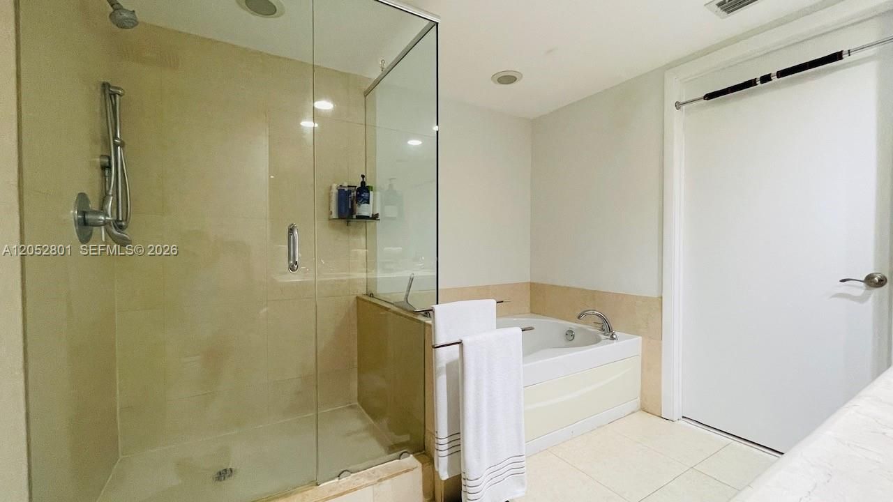 50 Biscayne Blvd, Unit 1701, Miami, FL 33132 Photo