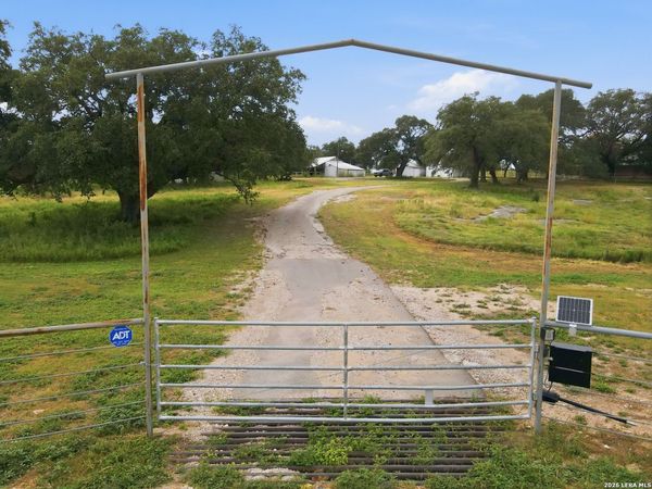 8811 Fm 471, San Antonio, TX 78253